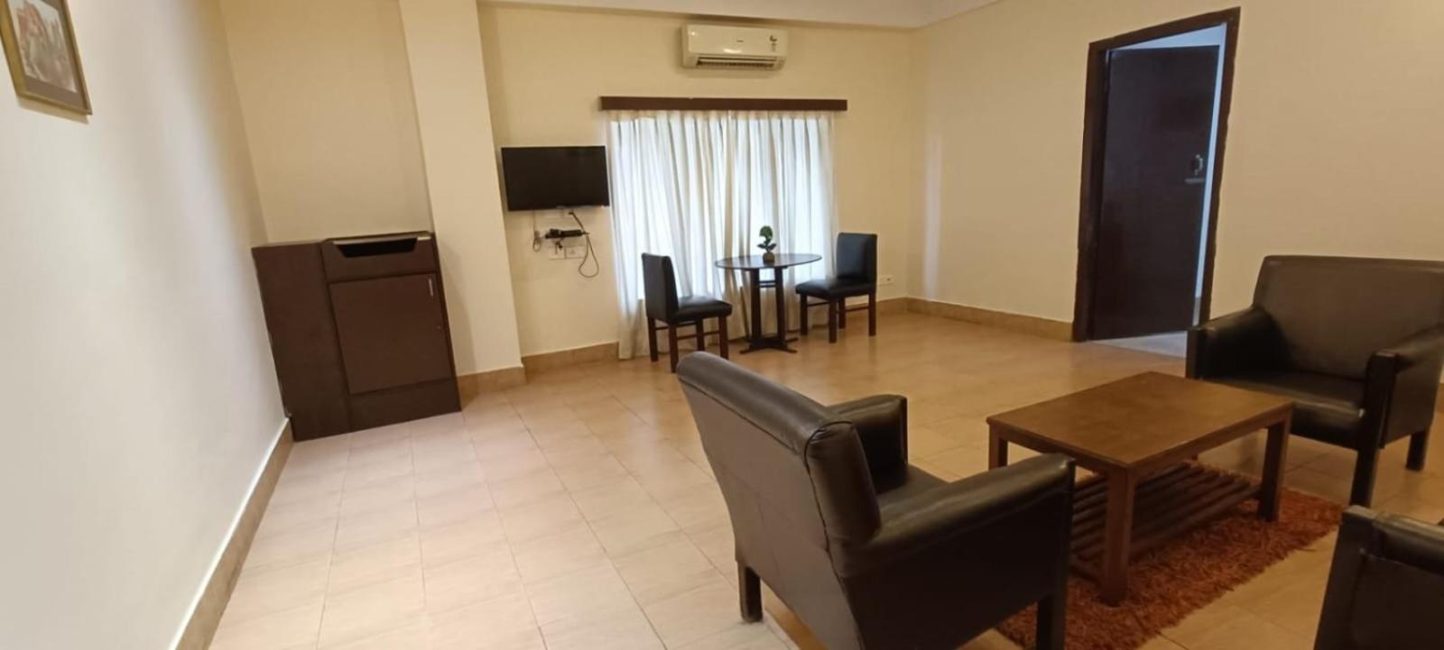 Polo Tura Hotel Εξωτερικό φωτογραφία