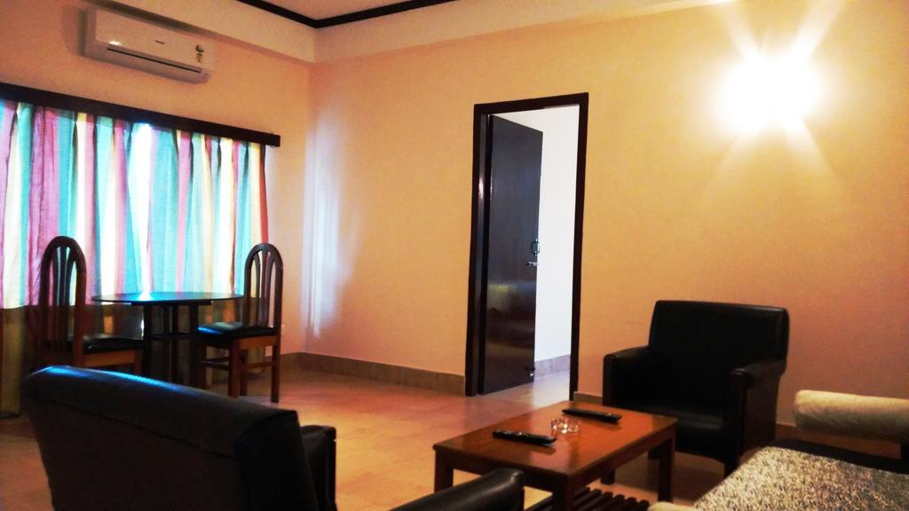 Polo Tura Hotel Δωμάτιο φωτογραφία