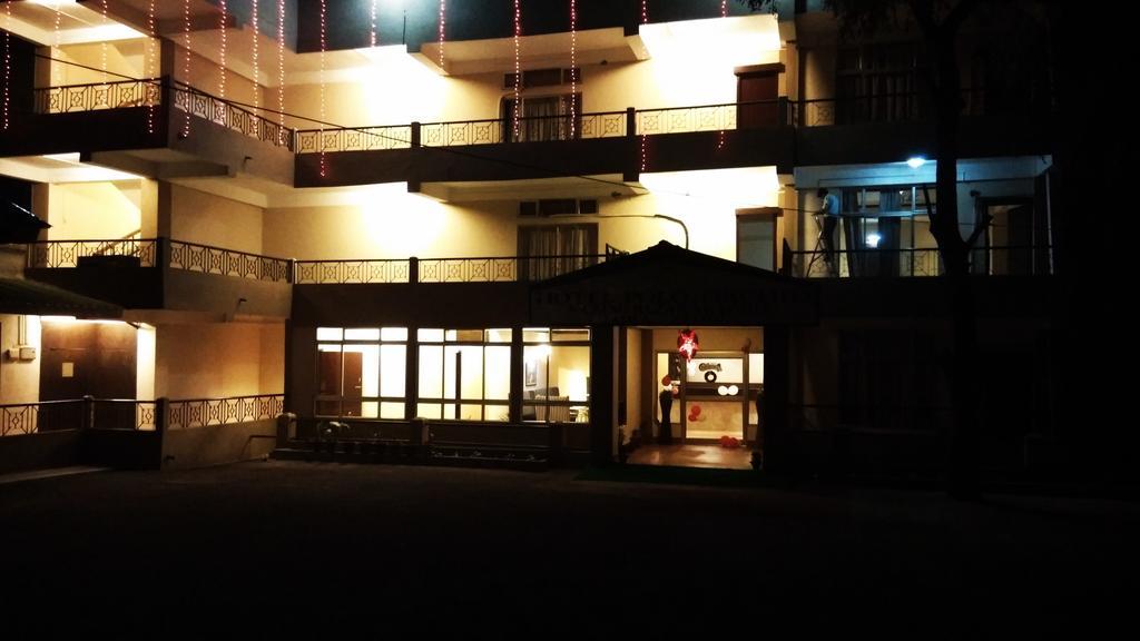 Polo Tura Hotel Εξωτερικό φωτογραφία